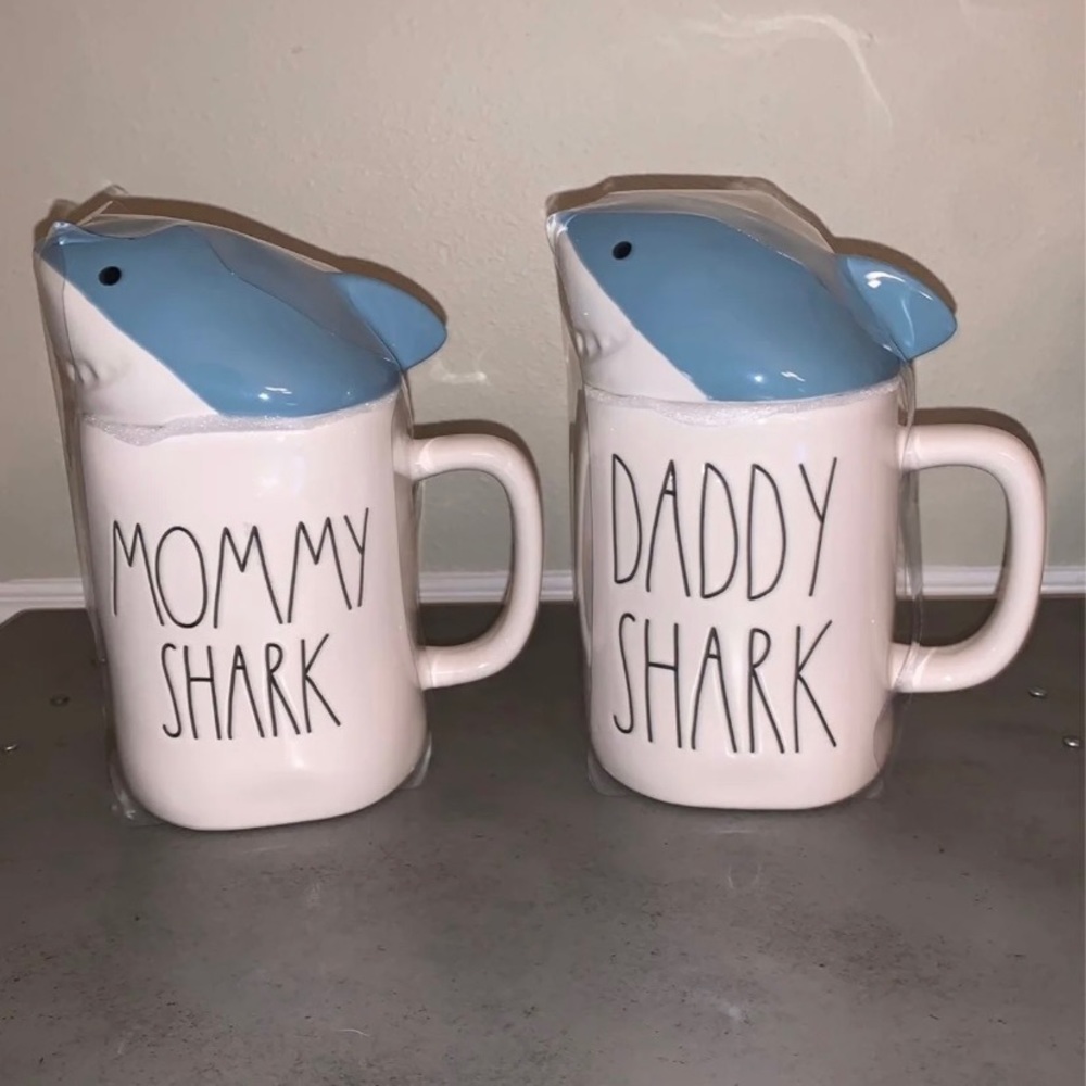 Rae Dunn mug set